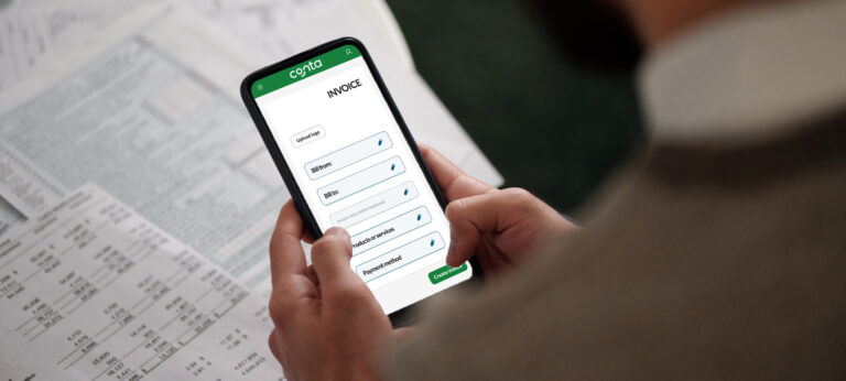 A person creating an invoice in Conta on their phone