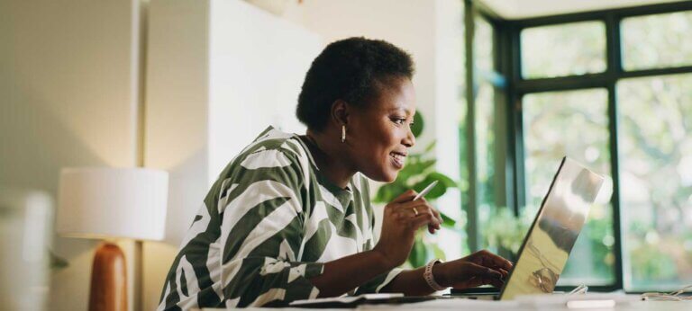 A woman making a personalized invoice